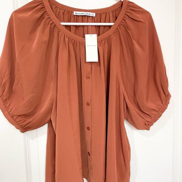 NWT Abercrombie & Fitch Rust Orange Peasant Blouse with Puff Sleeves size Small - Picture 1 of 8